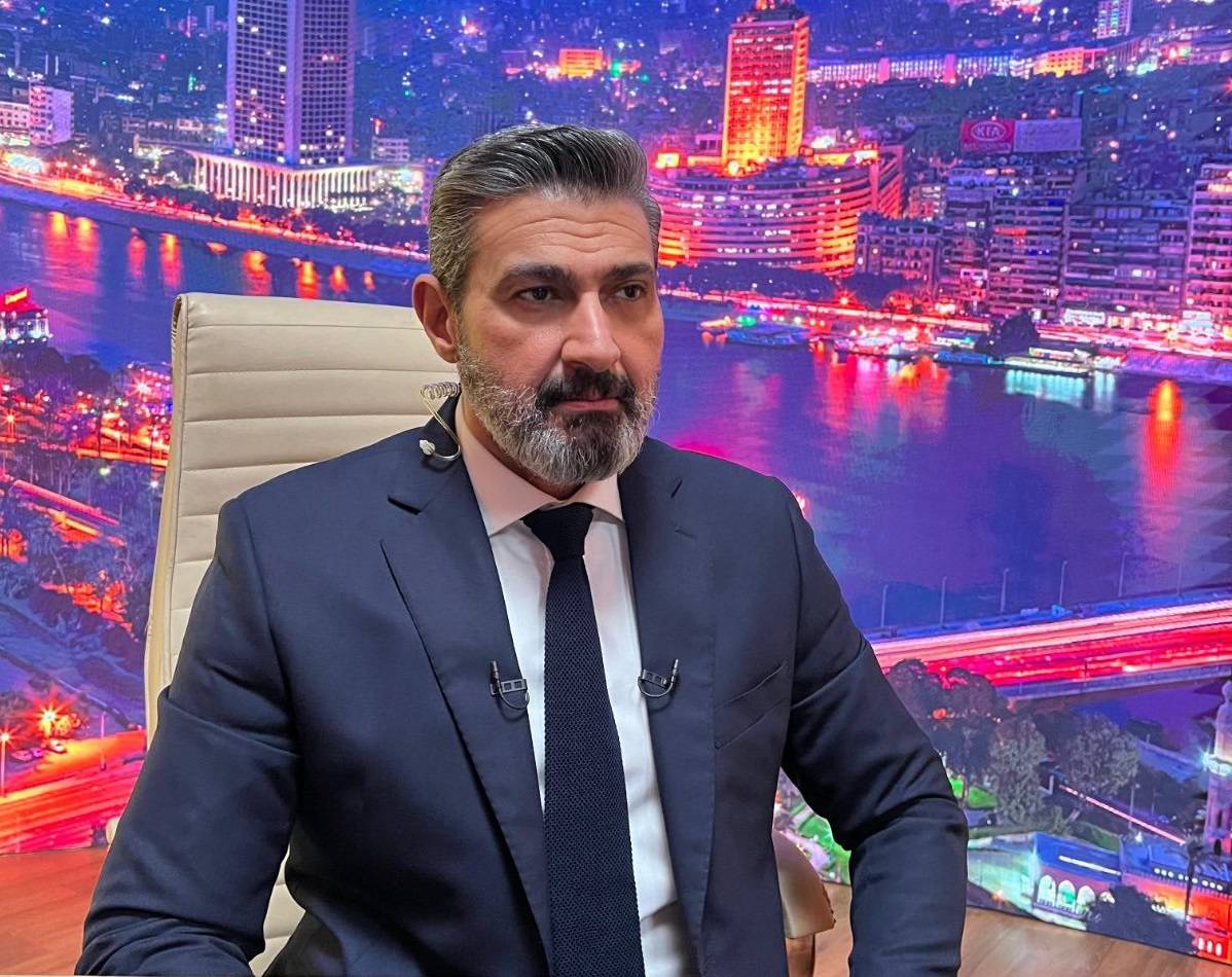 ياسر جلال ينشغل بـ