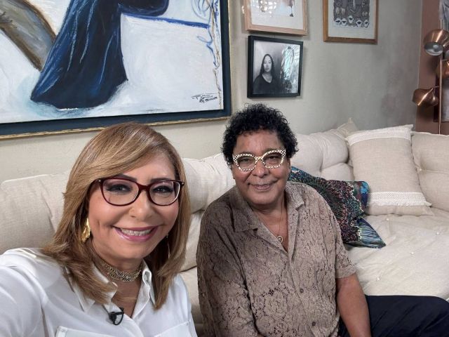 محمد منير مع لميس الحديدي