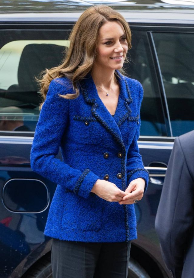 شوهدت أميرة ويلز وهي ترتدي سترة شانيل عتيقة مذهلة أثناء زيارتها لمنتزه الملكة إليزابيث الأوليمبي في أكتوبر 2022