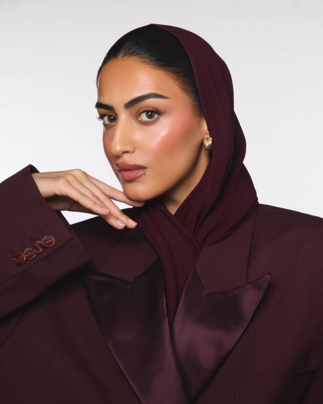 يارا النملة من السوشيال ميديا إلى العالمية رحلة مشوقة في عالم الجمال