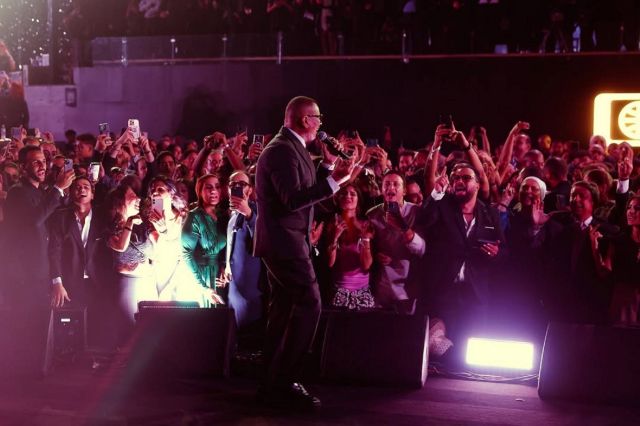 تفاعل الجمهور مع أغاني عمرو دياب