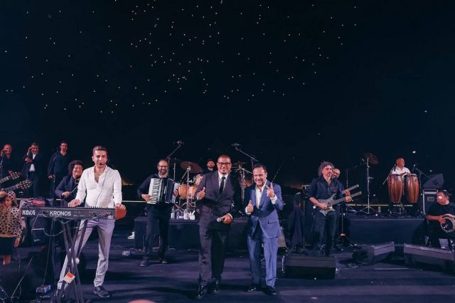 عمرو دياب يرقص مع عادل حقي