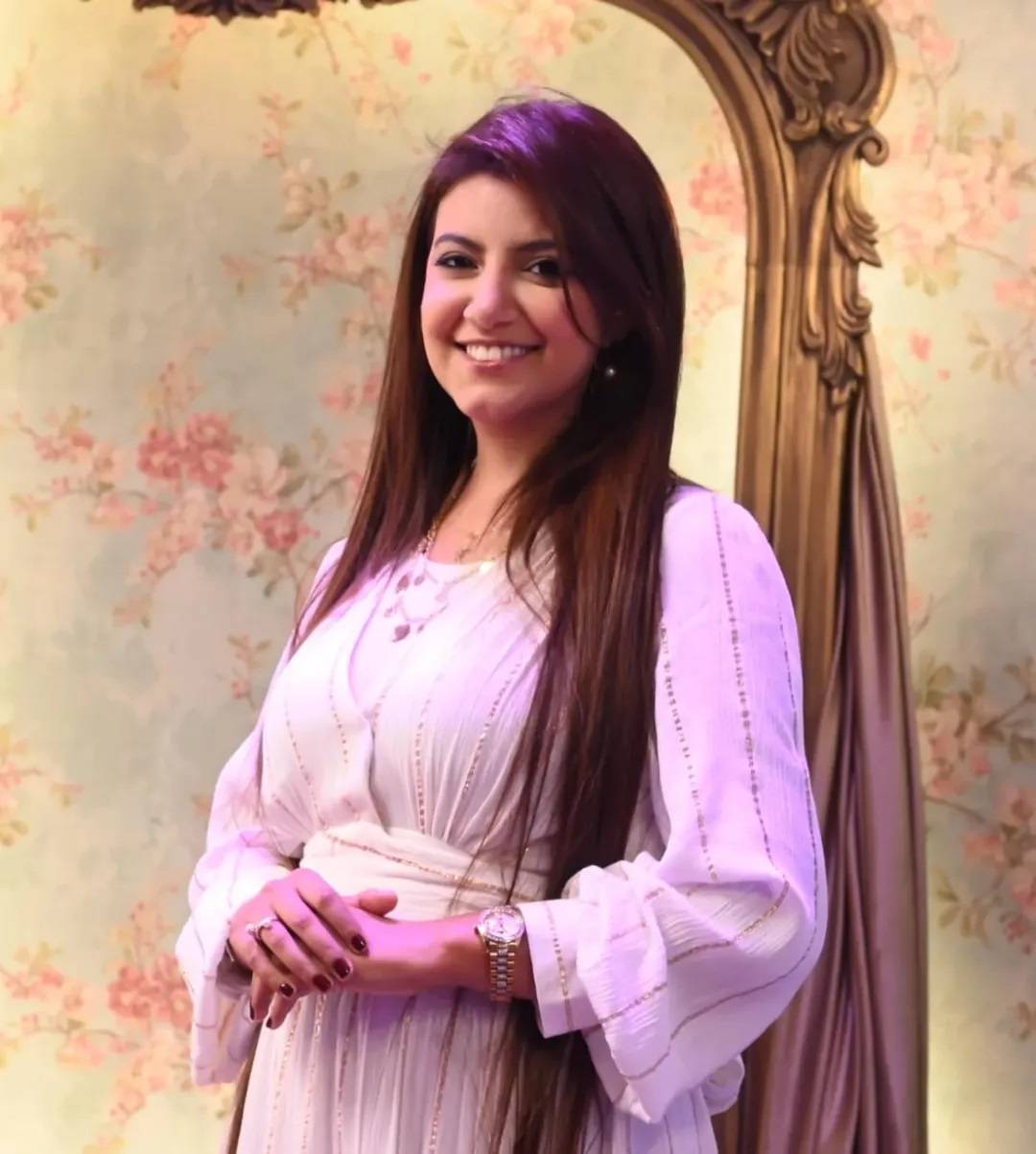 ياسمين علي تتوعّد مروّجي أخبار طلاقها من زوج مي فاروق