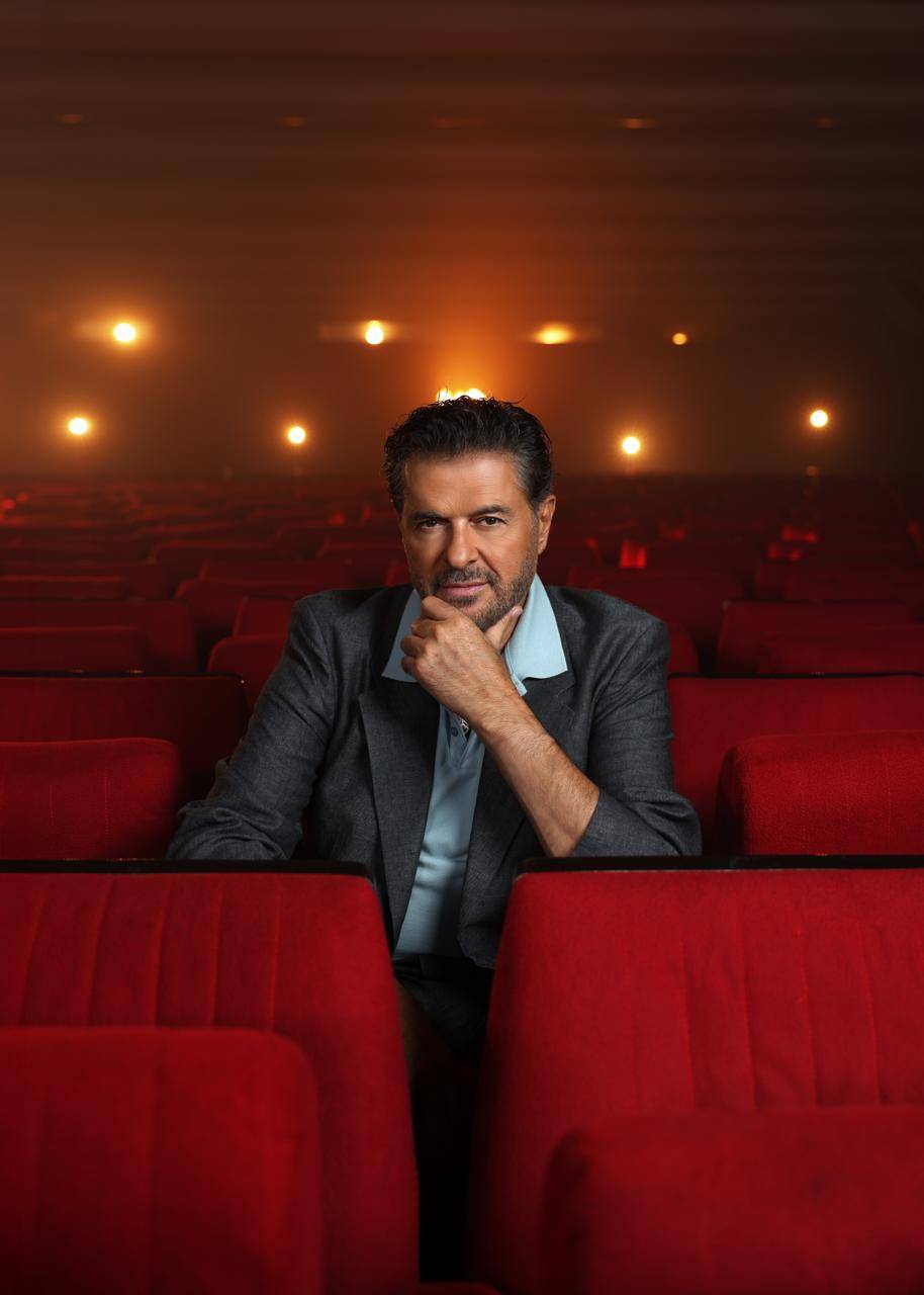 راغب علامة يُعيد الحبّ إلى عرشه في جديده 