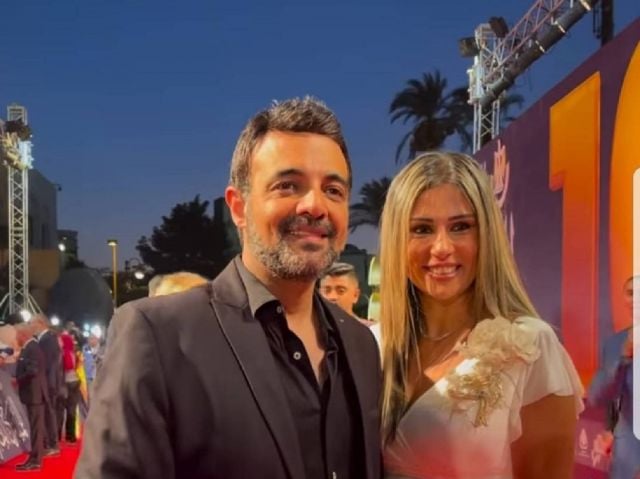 عمرو محمود ياسين يكشف تفاصيل حالة زوجته الصحية بعد دخولها غرفة العمليات