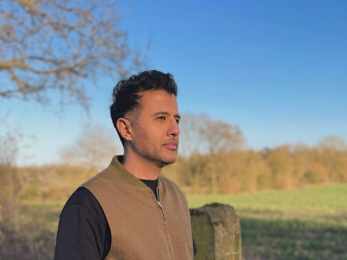 حمزة نمرة يتحدث عن والديه وطفولته وزيارته لمعالج نفساني (فيديو)