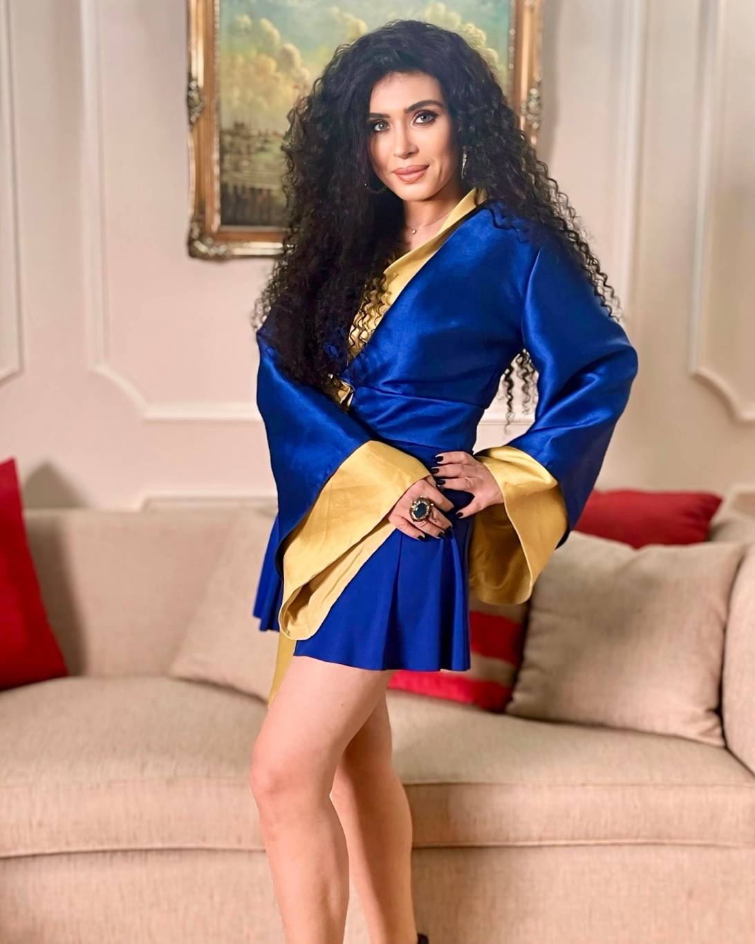 بلاغ الى النيابة العامة يتهم الراقصة دينا بنشر الفسق والفجور