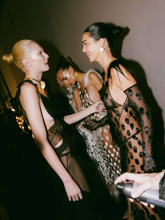 كيندال جينر في الكواليس