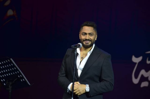 تامر حسني يقدم أغنية المهرجان