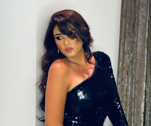 ياسمين عبد العزيز