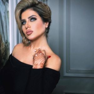 نجم مصري يتجاهل مصافحة حليمة بولند (فيديو)