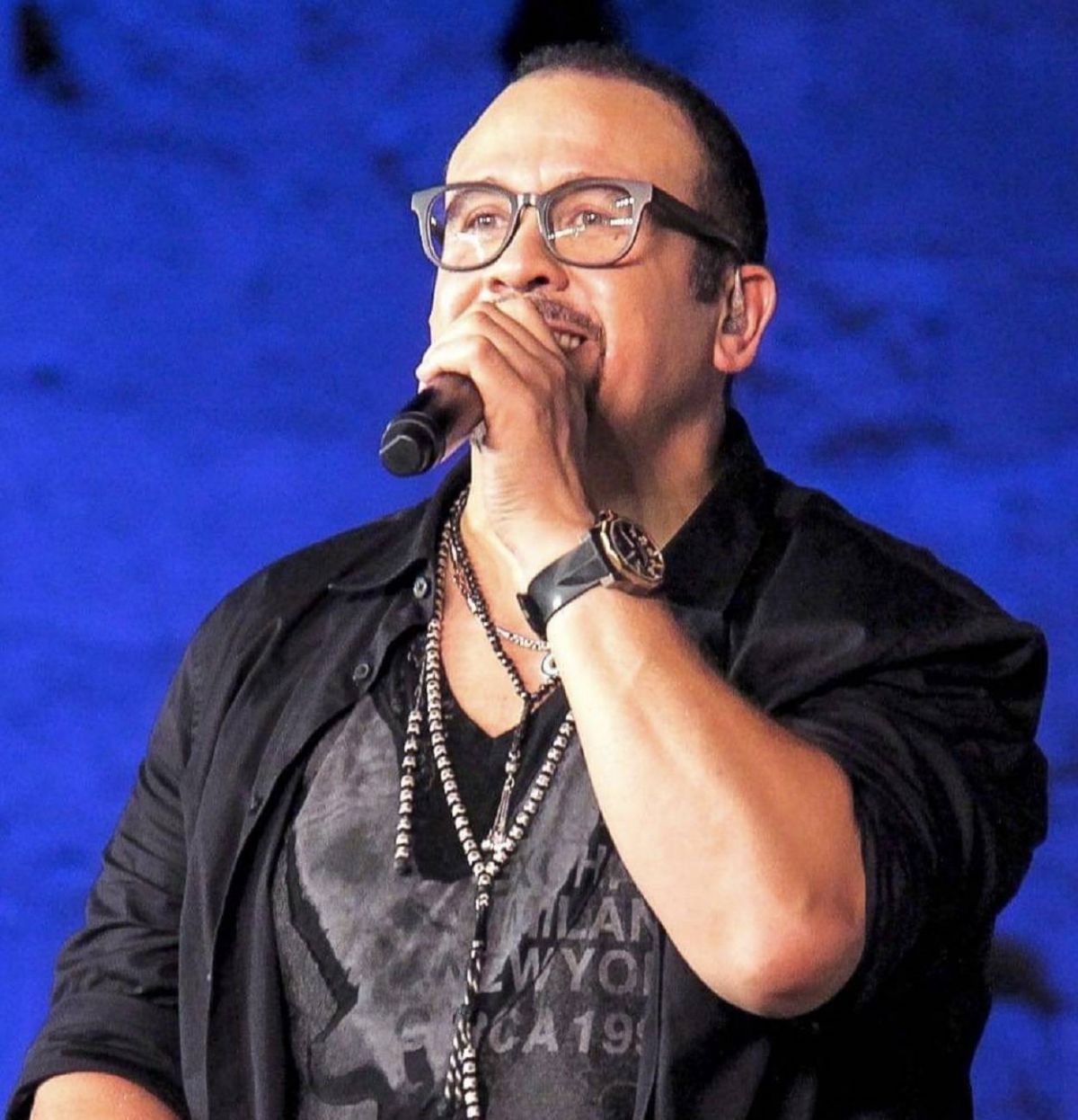 هشام عباس لشيرين عبد الوهاب: 