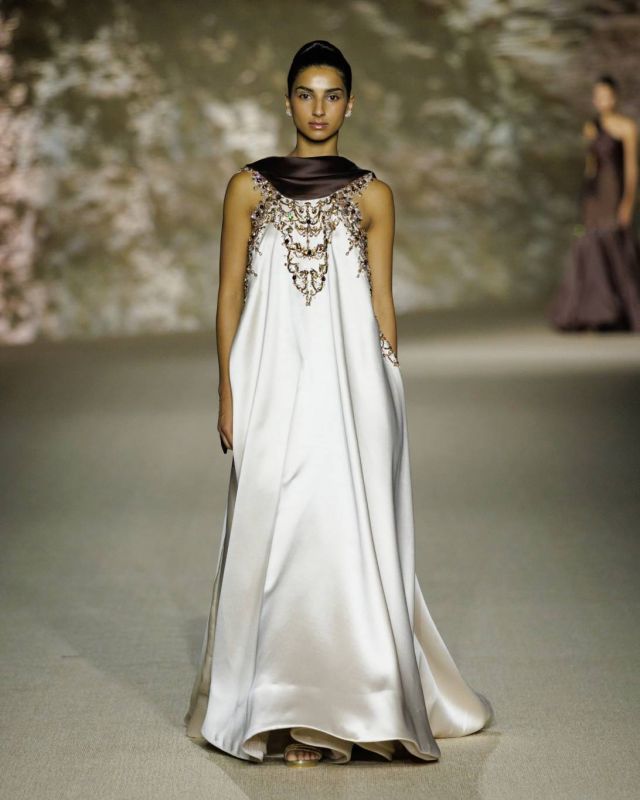 عدنان أكبر خلال 