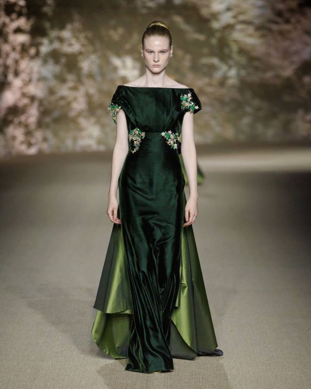 عدنان أكبر خلال 