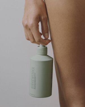 "بيركنستوك" توسّع مجموعة العناية الأساسية CARE ESSENTIALS... الآن لكامل الجسم