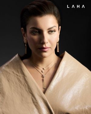 ɴᴏᴜғ ᴀʟᴍᴏɴᴇᴇғ ... المرأة التي تصنع من الإبداع لغة ومن الفن حياة