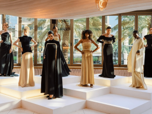 أسبوع الأزياء في الرياض 2025 يسلّط الضوء على تصاميم عالمية على منصة سعودية