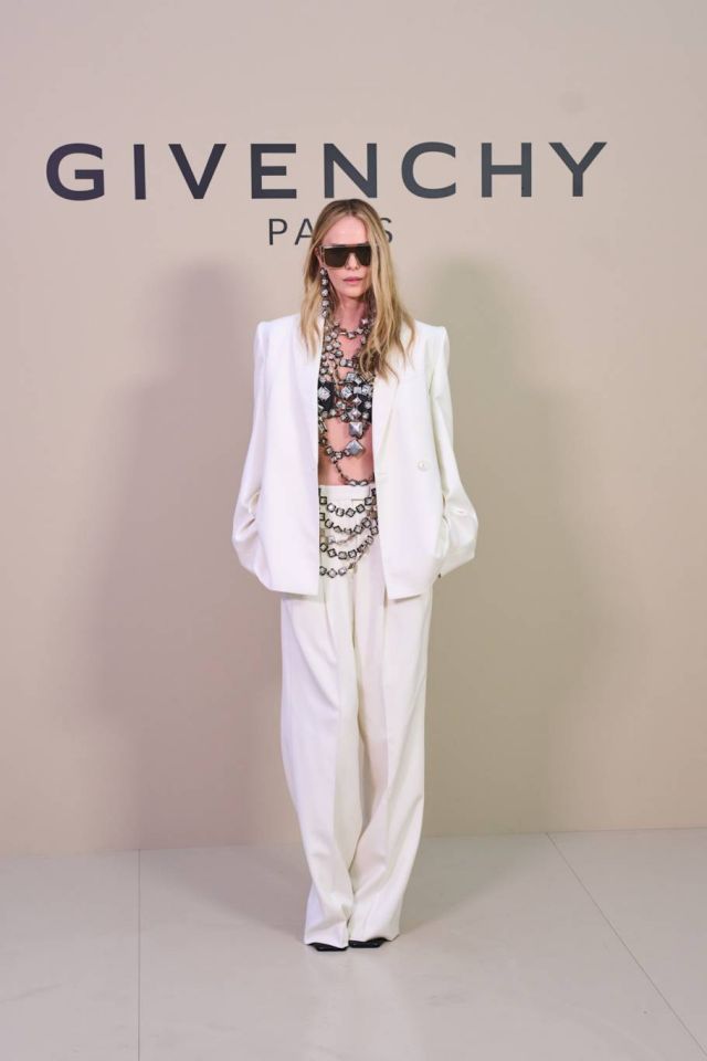 عودة البلايزر إلى الأضواء: كيف نسّقته النجمات بأسلوب عصري في باريس؟