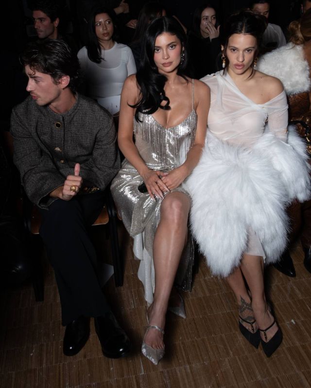 KYLIE JENNER & MANU RIOS & ROSALIA 