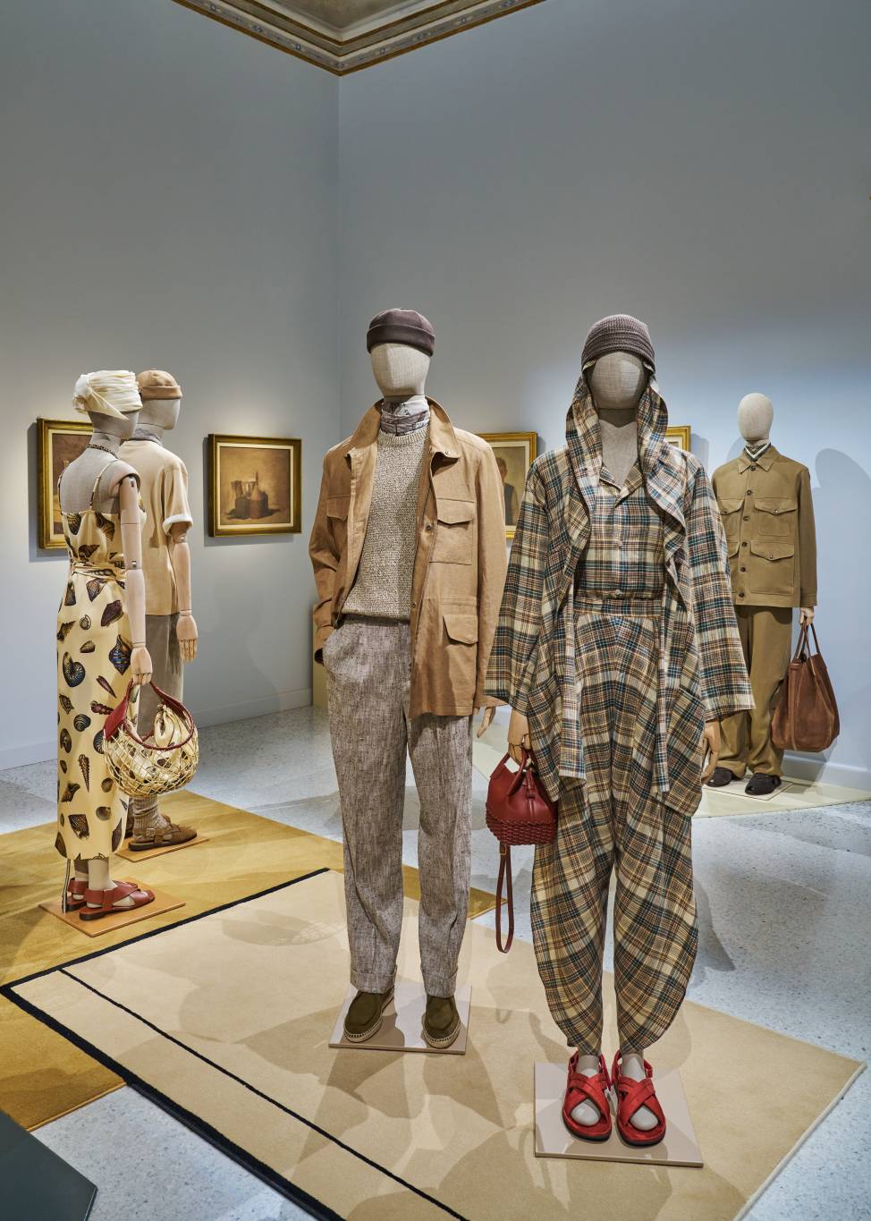 Loro Piana في أسبوع ميلانو للموضة... الدار تكشف عن مجموعة ربيع/صيف 2026 في قصر تشيتيريو