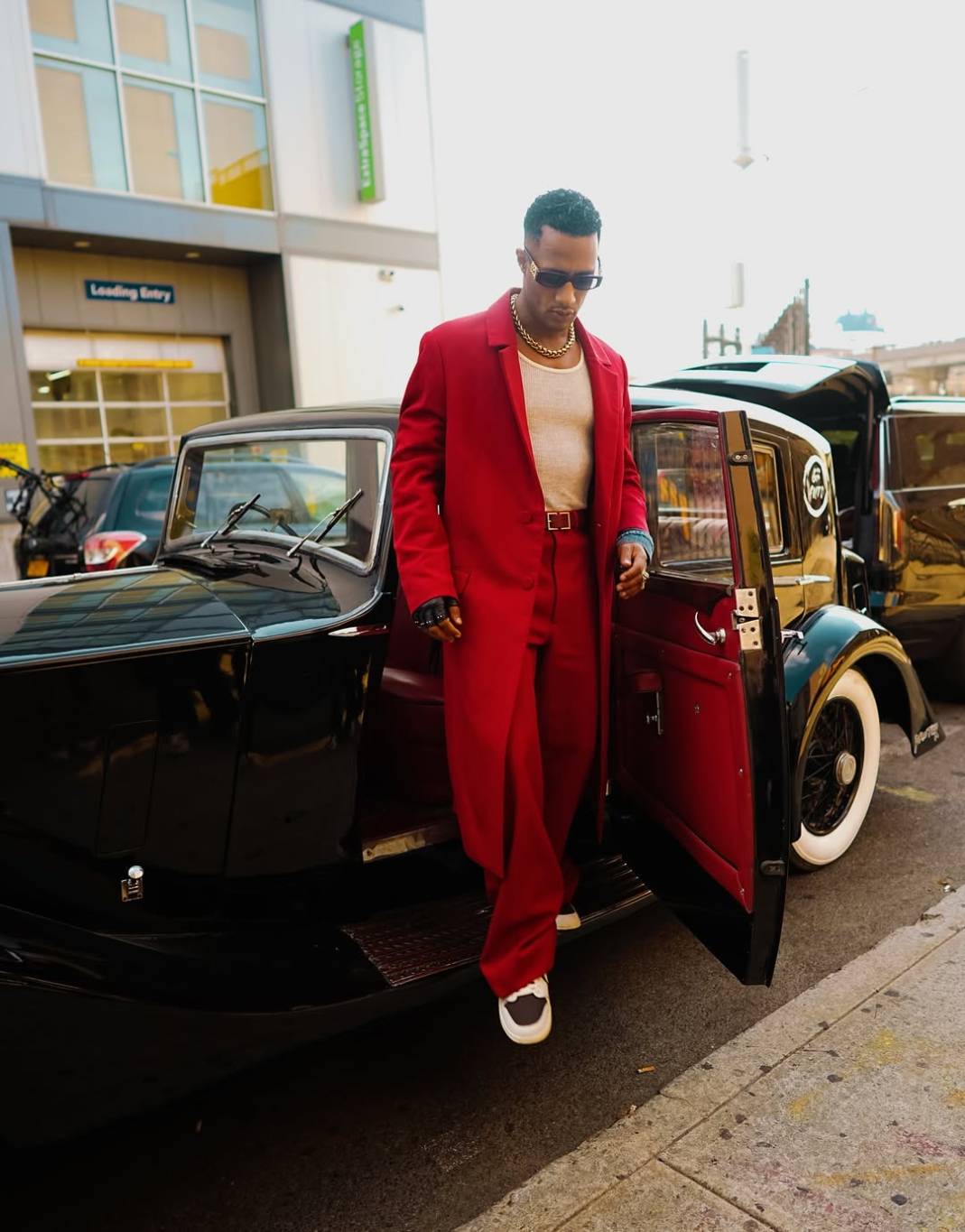 مفاجأة غبر متوقعة... محمد رمضان ورونالدينيو بأغنية جديدة