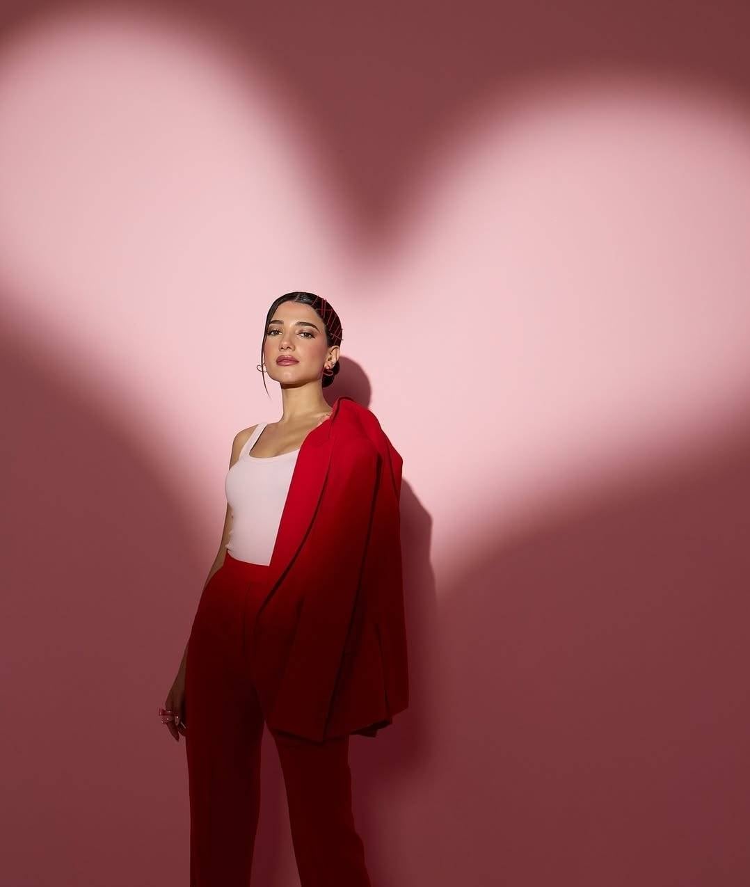 نارين بيوتي تحقق حلمها وتطلق علامتها التجارية (فيديو)