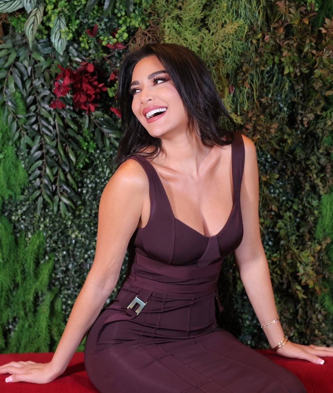 شقيقة سيرين عبدالنور تنفعل وتنفي شائعة الحادث (فيديو)