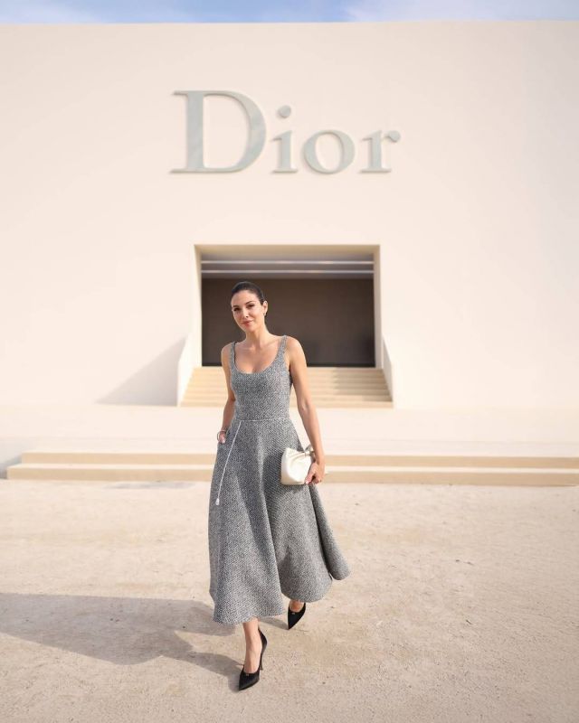 رزان جمال بإطلالة من ديور 