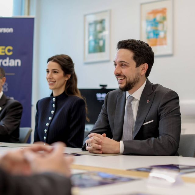  الأميرة رجوة تتألق بإطلالة كلاسيكية مفعمة بالأنوثة