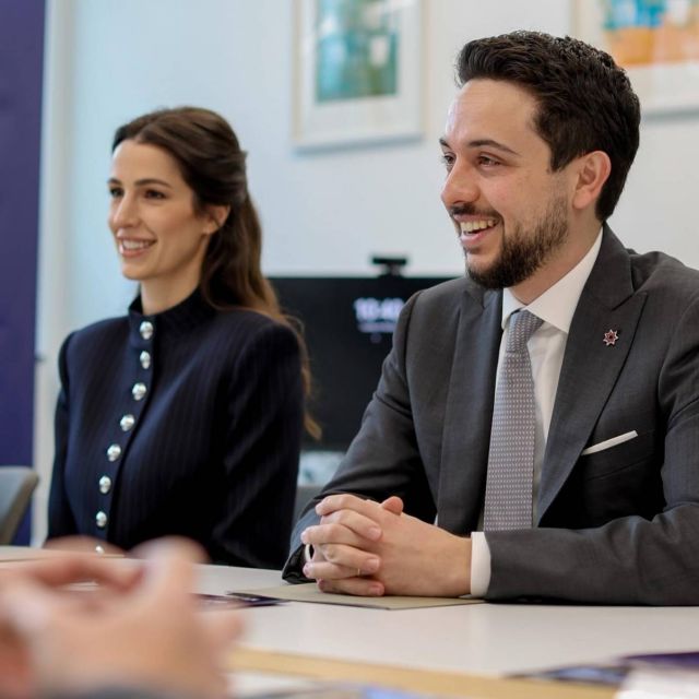  الأميرة رجوة تتألق بإطلالة كلاسيكية مفعمة بالأنوثة