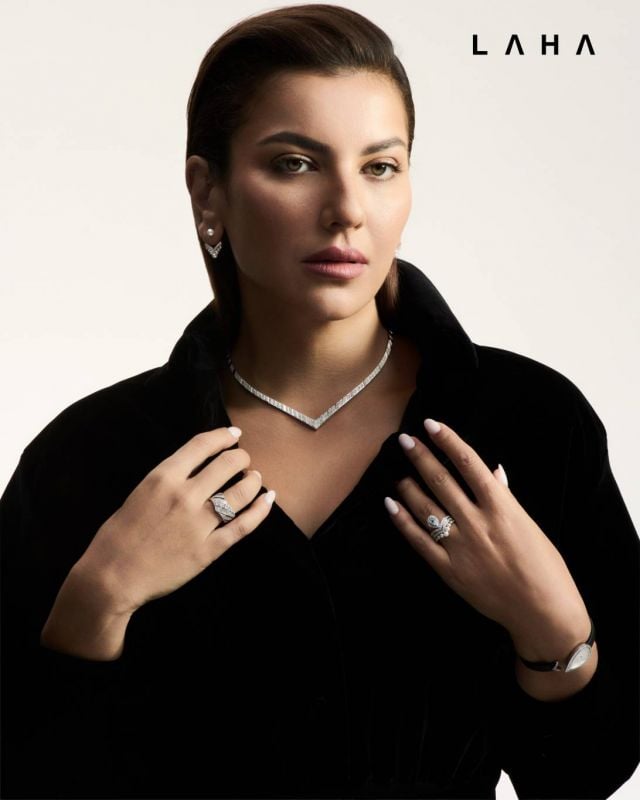 ɴᴏᴜғ ᴀʟᴍᴏɴᴇᴇғ ... المرأة التي تصنع من الإبداع لغة ومن الفن حياة