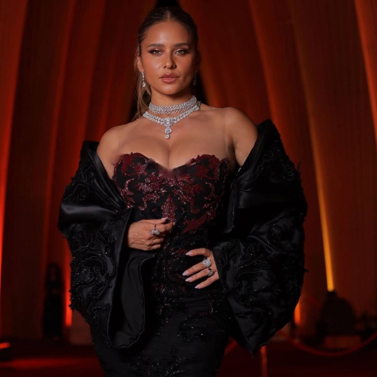 نيللي كريم تتحدث بصراحة عن تجاربها مع الرجال (فيديو)