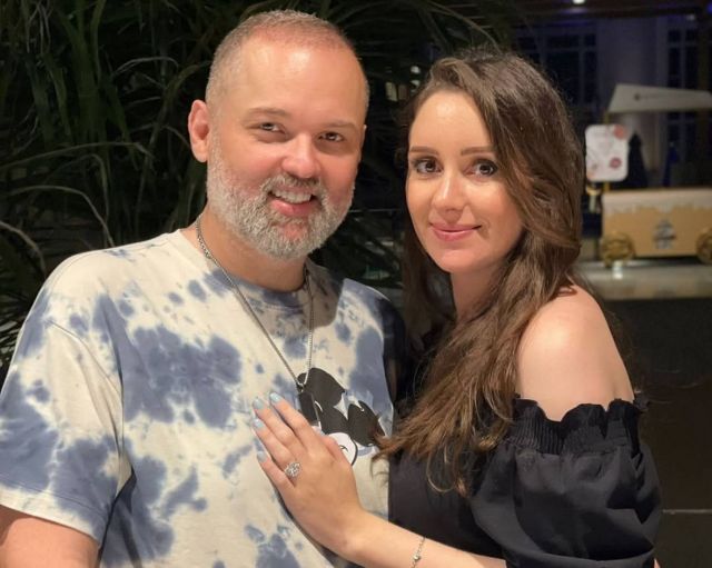 محمد محمود عبد العزيز يكشف عن اسم مولوده الثاني بعد شفاء زوجته