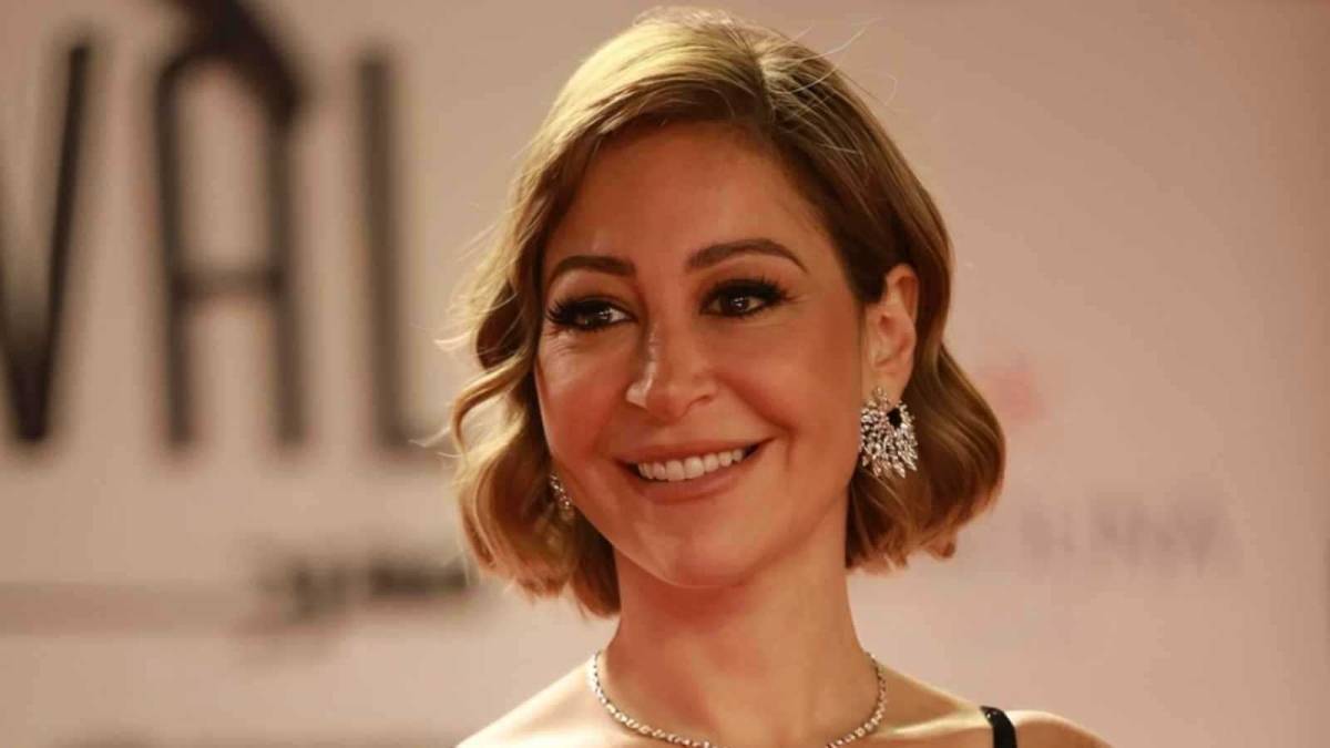 وثيقة زواج منة شلبي تشعل مواقع التواصل وهي تلتزم الصمت