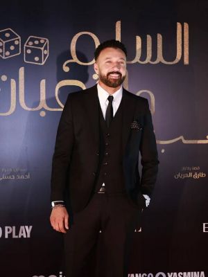 عمرو يوسف يحتفل بالعرض الخاص لفيلم "السلّم والثعبان 2" بحضور عمرو دياب (فيديو) 