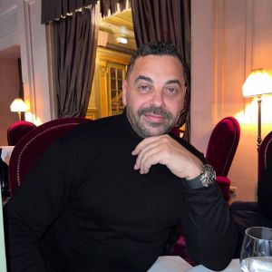 طارق العريان يوضح قصة "السلم والثعبان 2"