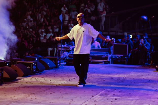 عمرو دياب على المسرح