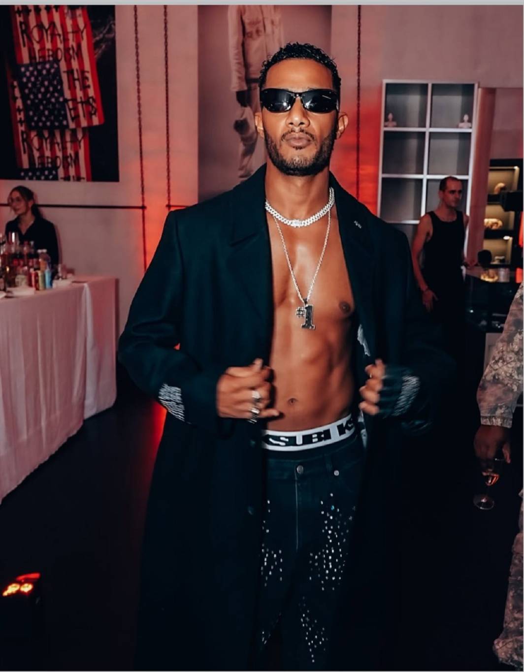 محمد رمضان يكشف النصيحة التي وجهها لأسرته لمواجهة تأثير الشهرة (فيديو)