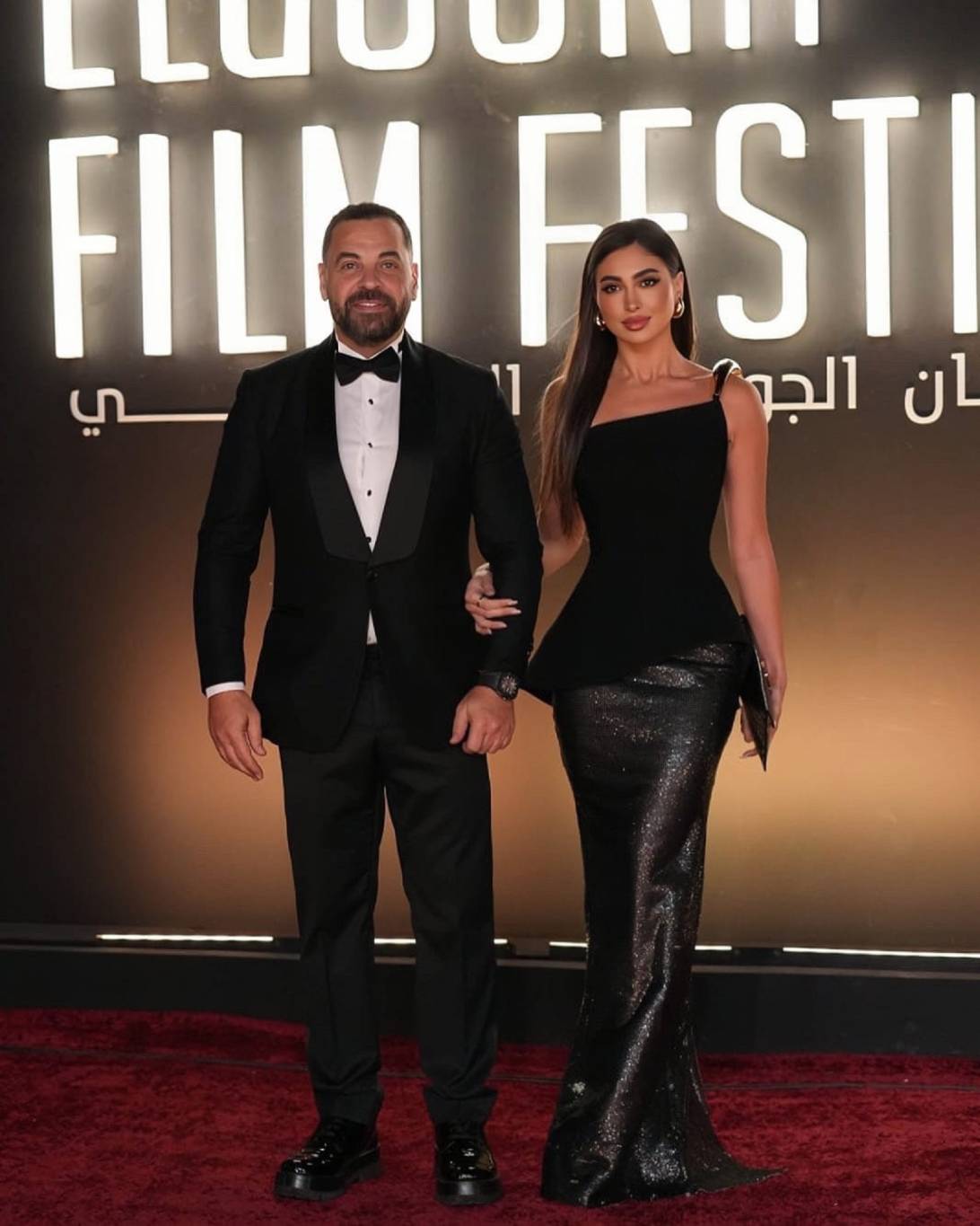 طارق العريان يكشف عن الدور الغريب الذي يرى زوجته نيكول سعفان فيه (فيديو)