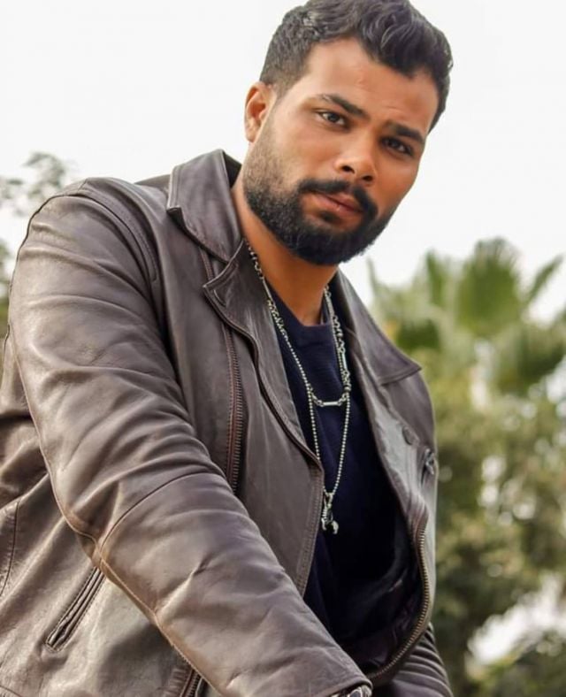 انسحاب جديد من فريق عمل 