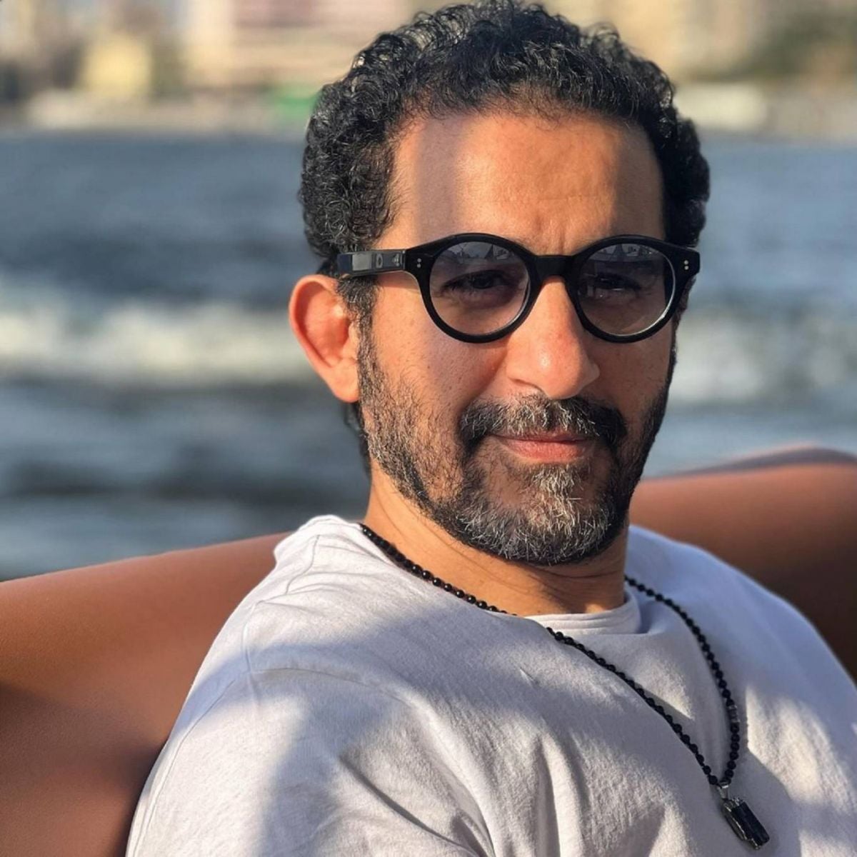 أحمد حلمي يفاجئ جمهوره حول مشاركته في افتتاح المتحف الكبير