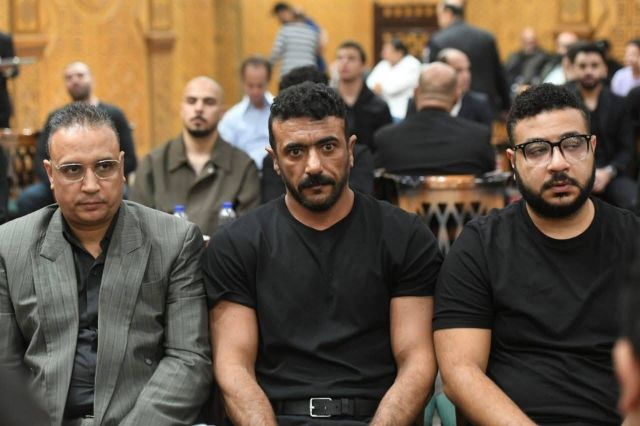 أحمد العوضي يقدّم واجب العزاء