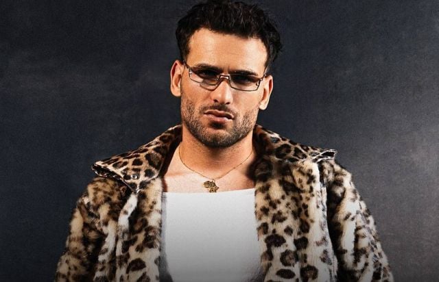 مسلم يفتح النار على نقابة الموسيقيين بعد قرار إيقافه