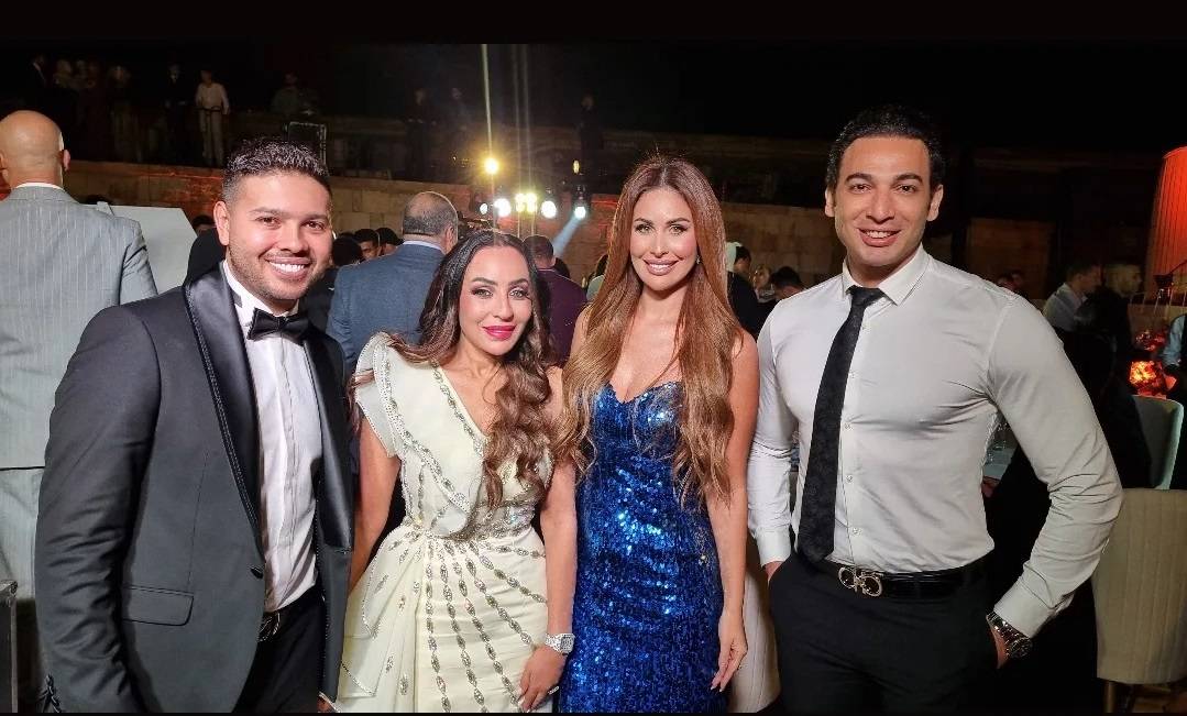 مي سليم ومحمد شاهين وزوجته في زفاف هايدي موسى