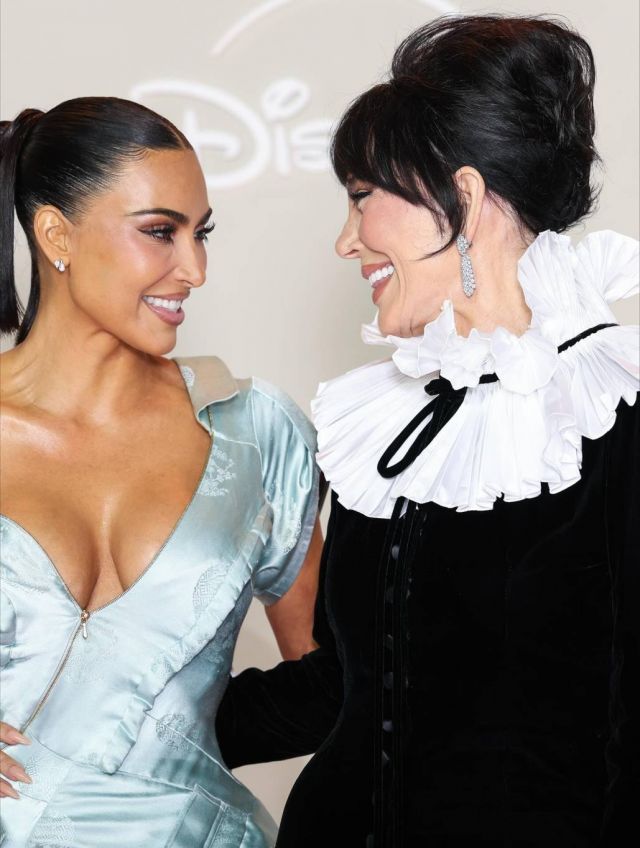 كيم كارداشيان ووالدتها كريس جينر