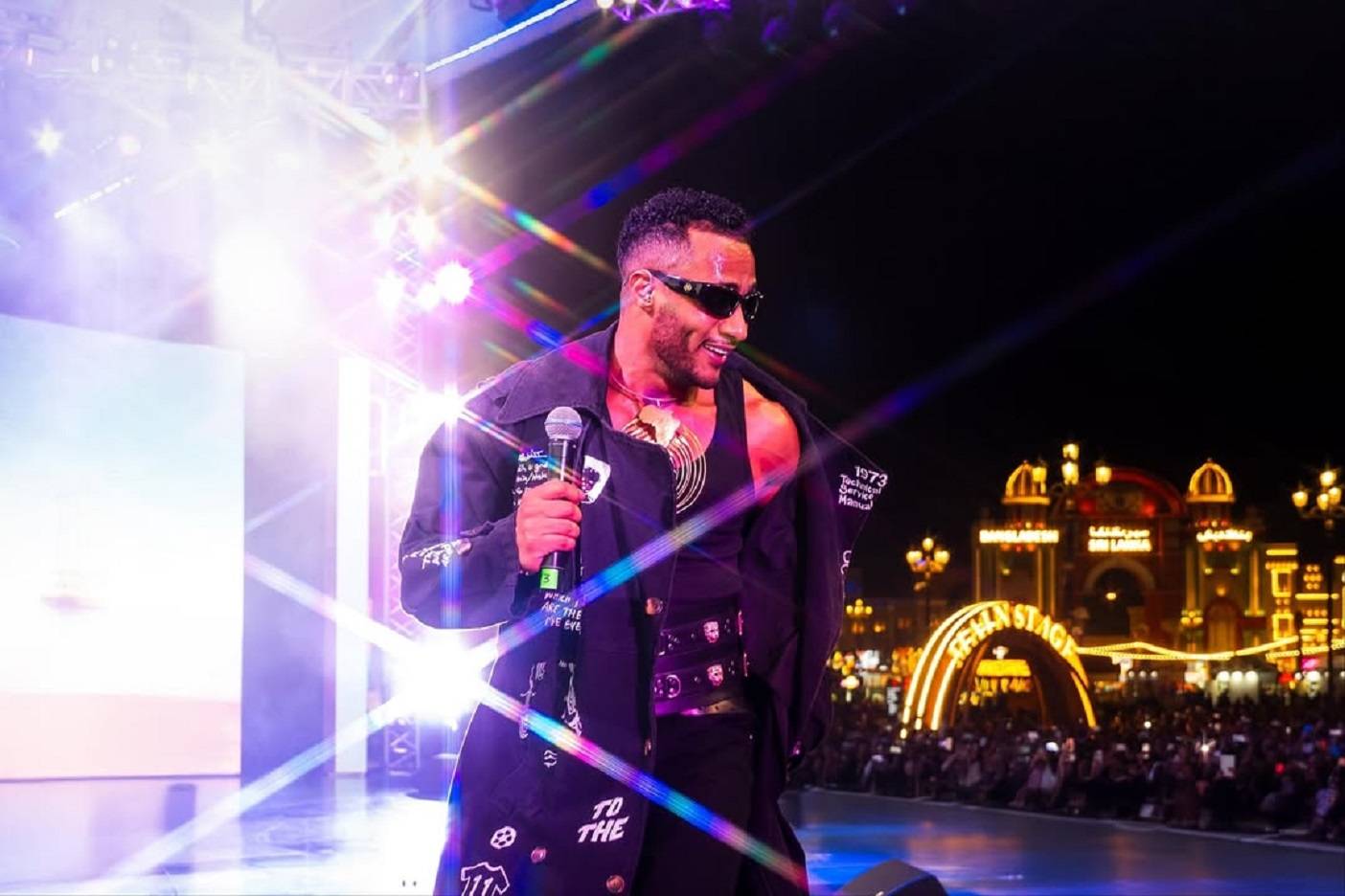 محمد رمضان يتفاعل مع الجمهور