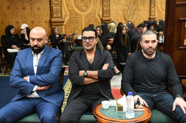 محمد رجب ورامي وحيد في العزاء