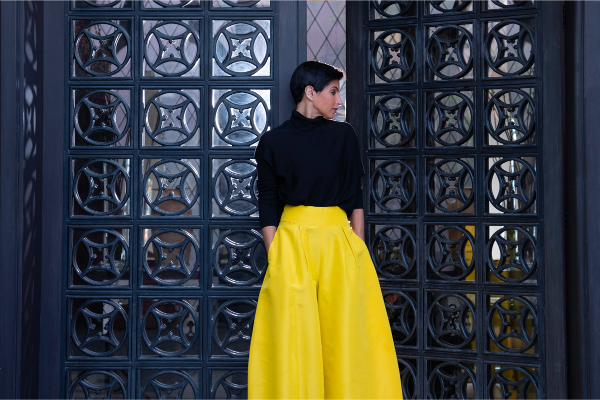 Palazzo Pants تتصدر منصات خريف 2025: أناقة مترفة وراحة بلا حدود