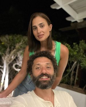 تضارب في أخبار انفصال كريم محمود عبد العزيز عن زوجته رغم الصلح