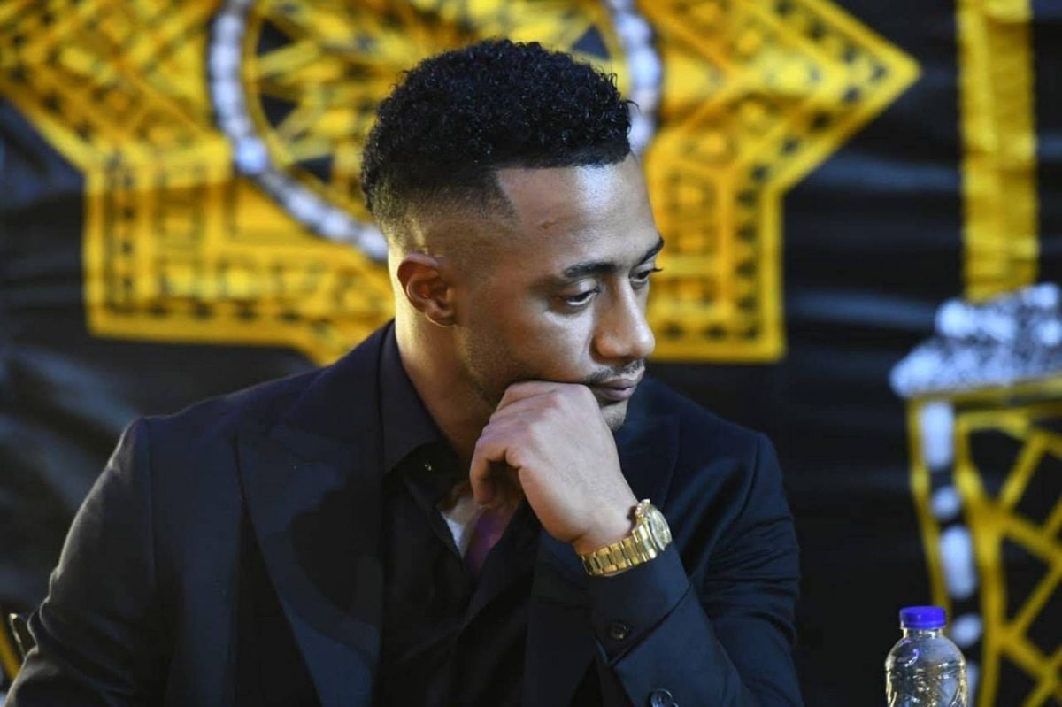 نجوم الفن يواسون محمد رمضان في عزاء والده (فيديو)